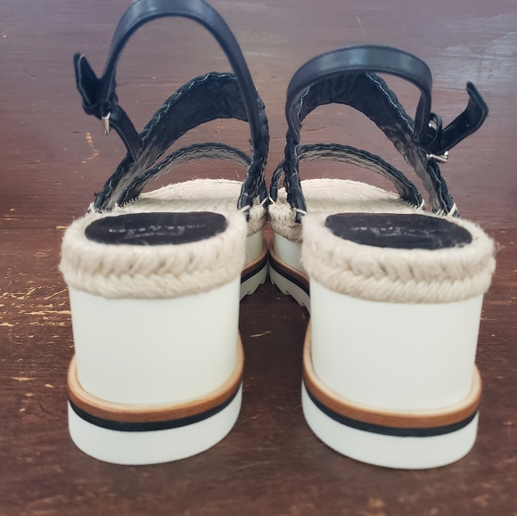 NWT- Marc Fisher Gabli Wedge Sandals - Picture 4 of 6